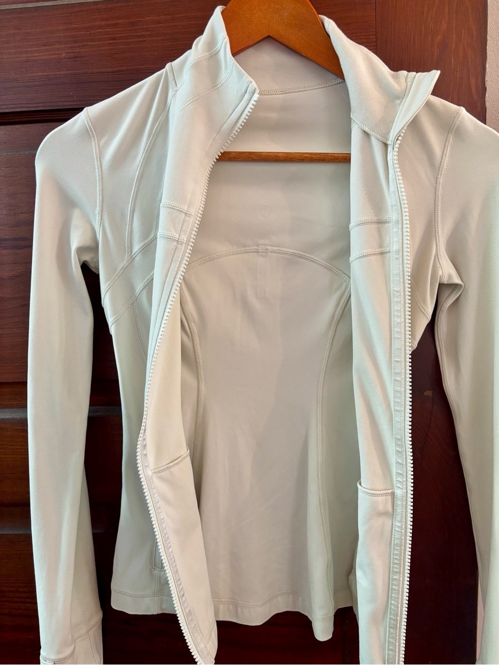 lululemon athletica Define Zip Jacket in White Size 2 - Picture 9 of 9